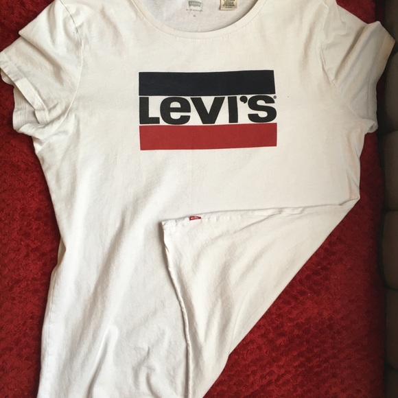Levi’s Tee Shirt - Picture 3 of 5
